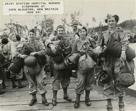 nurses  standard issue army uniform carry   gear  disembarkation  cape