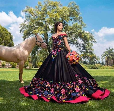Pin De Norma Alicia En Vestidos De Xv Mexicanos Vestidos De