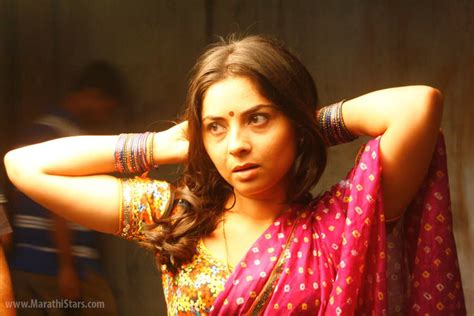 Marathi Movie Actress Sonali Kulkarni Images Navel Lasopaking