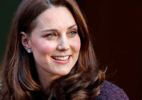 Kate Middleton Dresses Too Old Royal Fans Criticize Her Dull Style