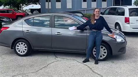 20 Year Old Raising 5 Siblings Gets New Car From Sheriff S