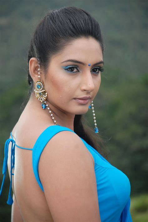 Ragini Dwivedi Hot Photos