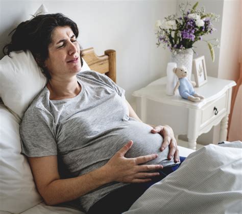Pregnant Woman With Labor Pain Photo Premium Download