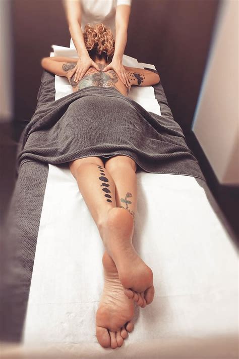 Marina Graziani Italian Showgirl With Hot Tattooed Feet 24 Pics