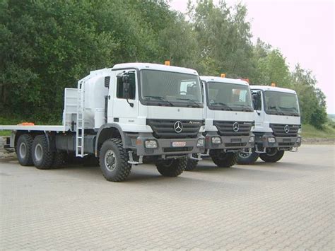 universal service truck    oil fields mercedes benz actros rac germany