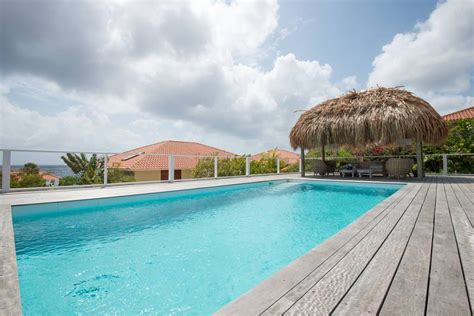 bekijk deze fantastische advertentie op airbnb luxe  pers villa met prive zwembad huizen te