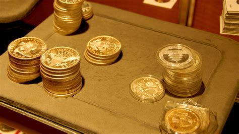properly collect gold coins  achieve  maximum profits