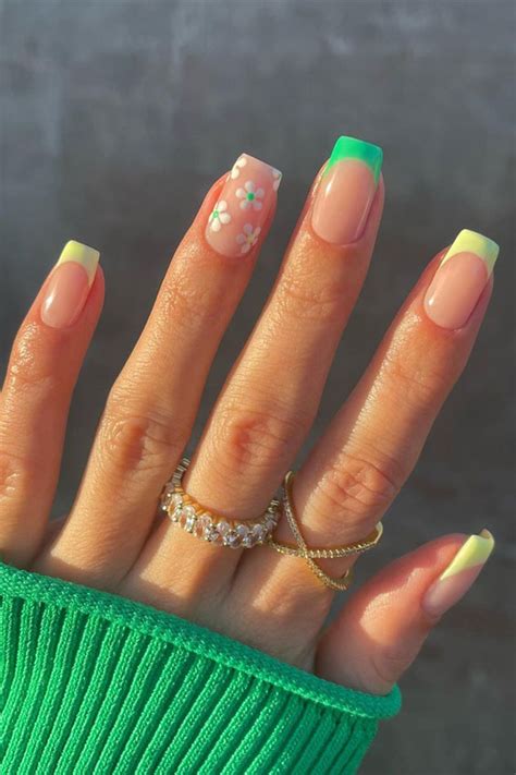 trendy spring nails thatll   white flowers green