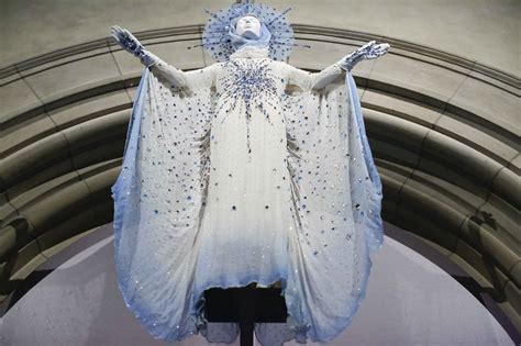 Why Catholics Should See The Met S Heavenly Bodies Exhibition