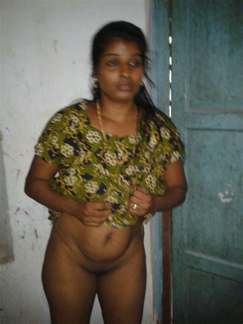 mallu wives ass in night wears आंटी की मोटी गांड सेक्सी फोटो