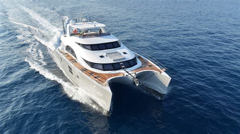 lap  luxury top   interesting yachts   miami boat