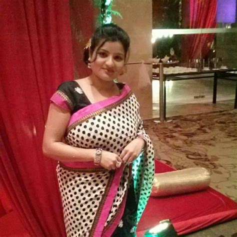 Indian Hottest Aunties In Saree Bold Photos Amazing Nudes