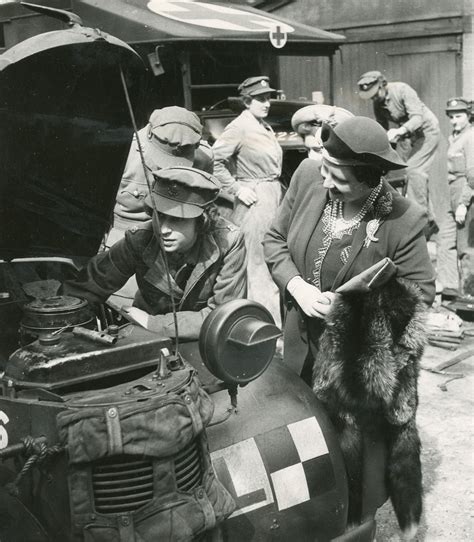 Queen Elizabeth Ii In Wwii Behind The Picture Time