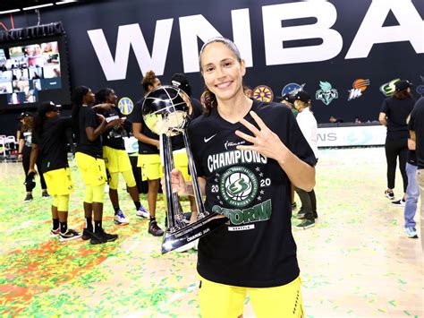 Download Sue Bird Fourth Wnba Championship Wallpaper