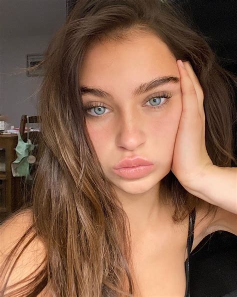 Sophi Knight On Instagram “mind The Mess 🤷‍♀️” In 2021 Beauty Girl