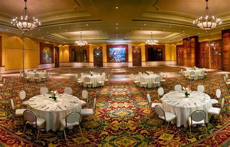 top  banquet halls  mumbai weddingzin medium