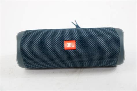 jbl bluetooth speaker property room