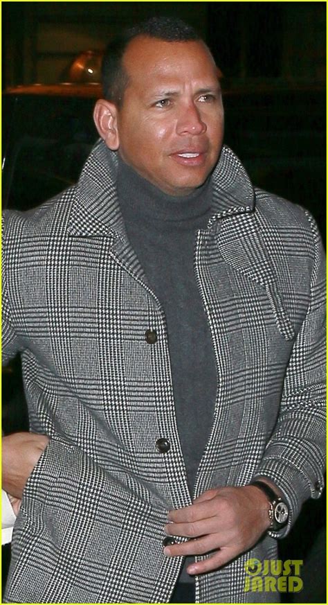 jennifer lopez shows off massive engagement ring at dinner with alex rodriguez photo 4258389