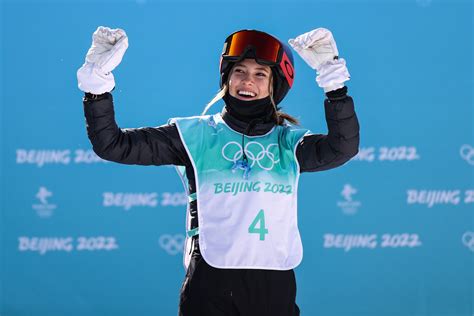 Eileen Gu Survives A Fall To Make The Big Air Final As Chinese Fans