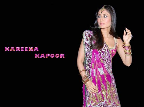 kareena kapoor sexy in saree wallpaper bollywood bebo kareena kapoor hot wallpapers
