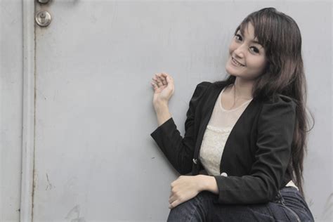 Siti Badriah Hot Seksi Penyanyi Dangdut Loverlem Blog