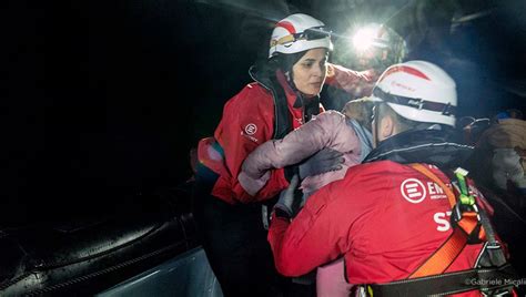 migranti emergency tre operazioni di soccorso in meno di dieci ore