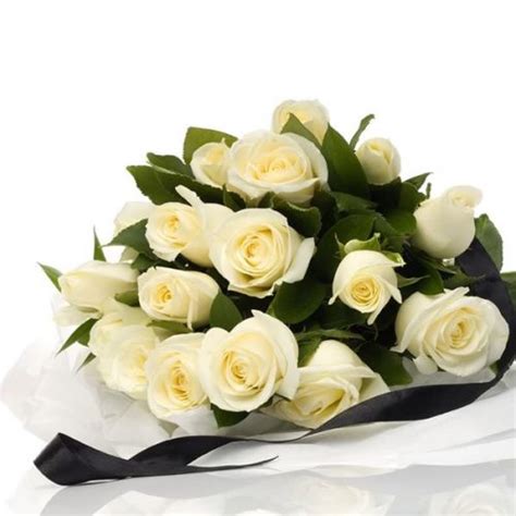 white roses bouquet sisay