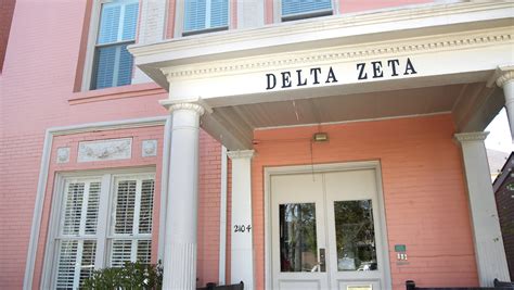 delta zeta house shines  pops  green pink home   week
