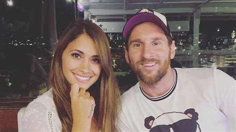 lionel messi wife antonella roccuzzo is one out of the box