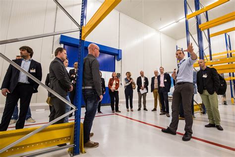 dhl opent life science competence center op schiphol acn air cargo