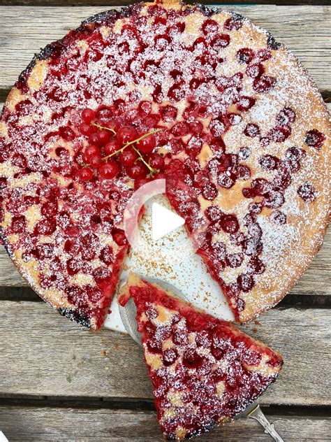 rezept fuer schnellen johannisbeerkuchen kuchen mit roten