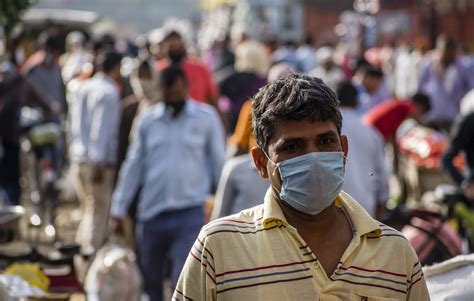 Major Indian Cities Make Mask Wearing Compulsory Amid Virus Fears
