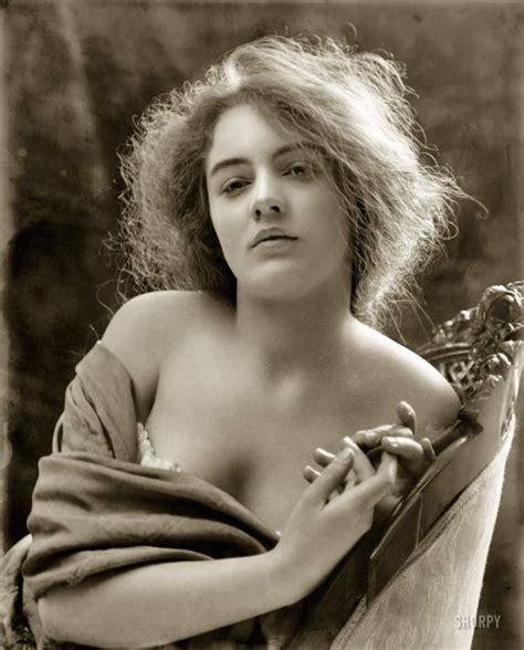 Old Photos Of Pretty Girls From Between The 1900s And
