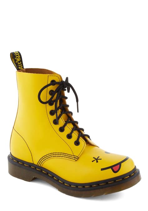 shoe lookin  boot  dr martens yellow lace   leather novelty print casual