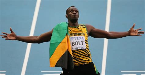usain bolt dominates 200 meters becomes first to win three world