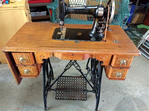 sewing machine mavin white treadle