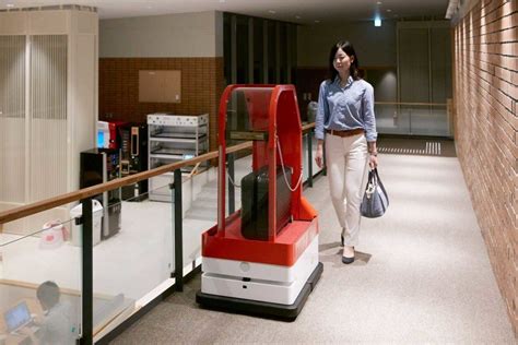 Henn Na Hotel In Japan Is The World S First Run Entirely By Robots