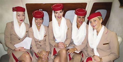 emirates cabin crew エミレーツ航空 エミレーツ キャビンアテンダント