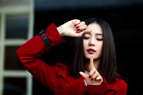 liu shi shi liu shishi beijing okay gesture china actresses model