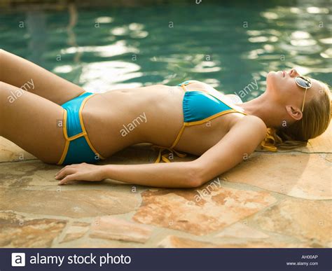 mom sunbathing topless hot girl hd wallpaper
