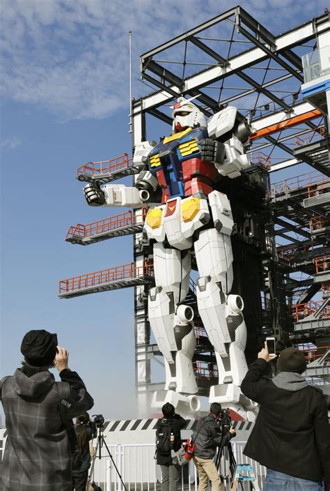 life size moving gundam statue unveiled  yokohama theme facility kyodo news  patungan aja