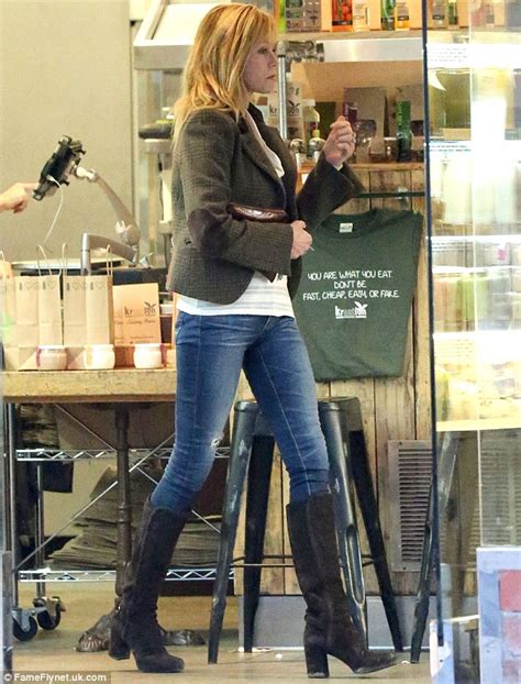 Melanie Griffith 56 Stocks Up On Juices As She Displays Her Slim Pins