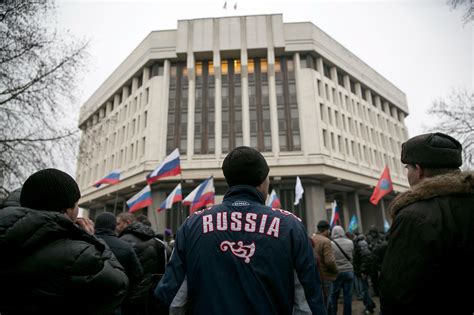 Grab For Power In Crimea Raises Secession Threat The New York Times