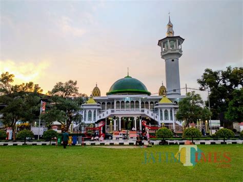 masjid agung kota blitar saksi bisu peradaban islam dari