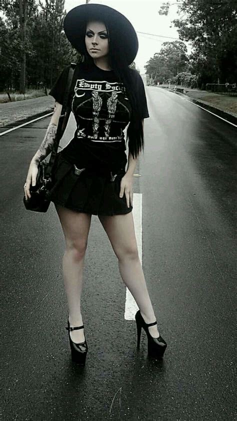 Pin By Ro On Gothic Gothic Girls Cute Goth Girl Gothic Fashion