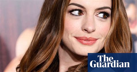 Anne Hathaway S Catwoman Walks Into A Crowded Dark Knight