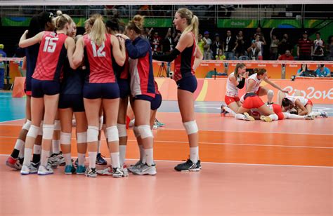serbia stuns u s women s volleyball team in semifinal the washington
