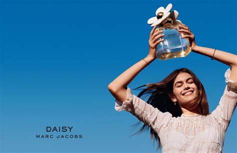 marc jacobs daisy fragrance spring  ad campaign  kaia gerber