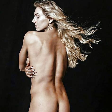 wwe charlotte flair nude sports photoshoot 19 bilder