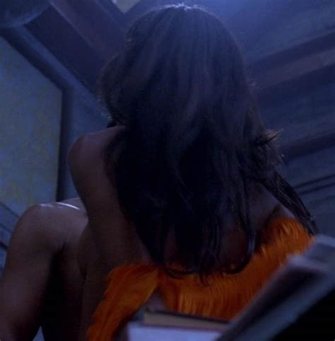 dania ramirez side boob from heroes picture 2008 10